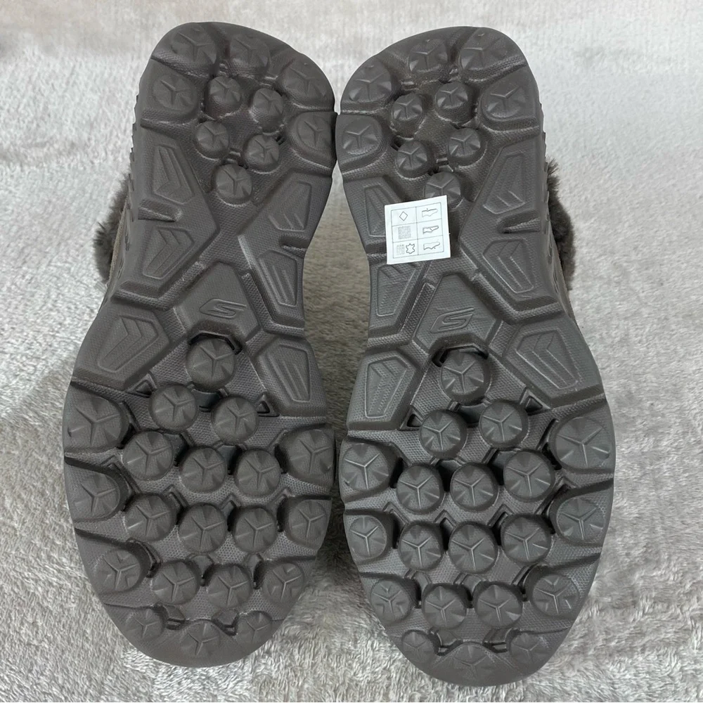Skechers Cozy Boots Womens Size 7 Brown Suede‎ Quilt Ankle Fur Lined Mat Insole
